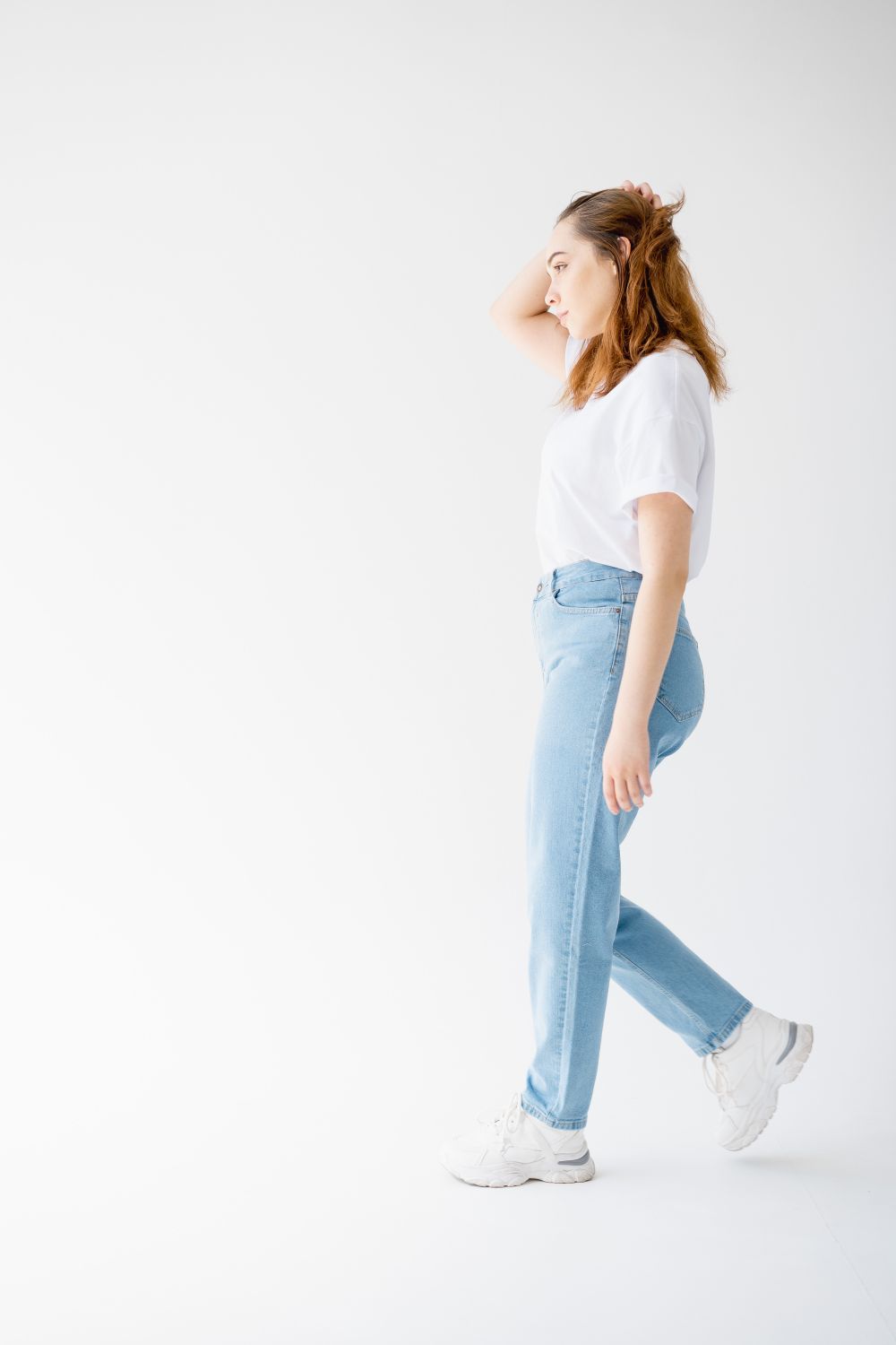 Jeans de corte recto y azul lavado